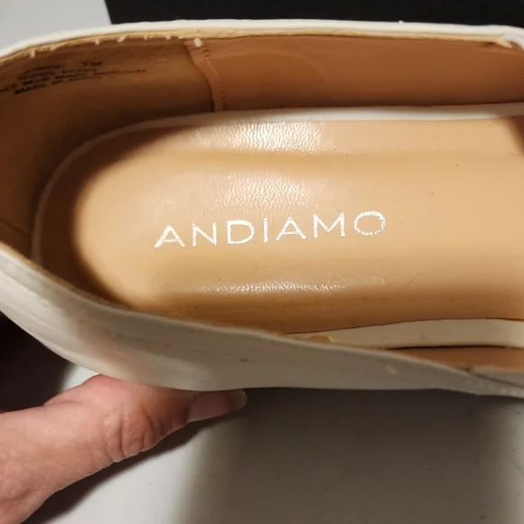 Elegant White Espadrilles with Intricate Lace Design - Picture 2 of 6